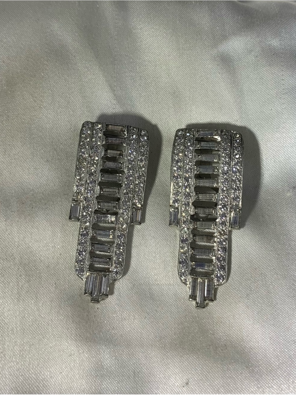 Vintage-Art Deco  Silver Crystal Fur Clips Pair - Glamorous Clear Sparkle